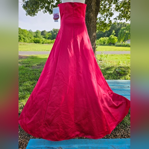 David's Bridal Apple Red Gown - Picture 7 of 14